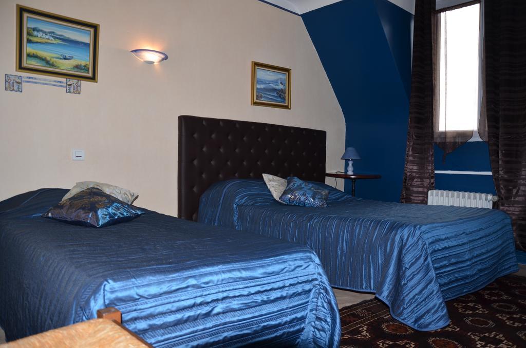 Hotel La Tour Sully-sur-Loire Oda fotoğraf
