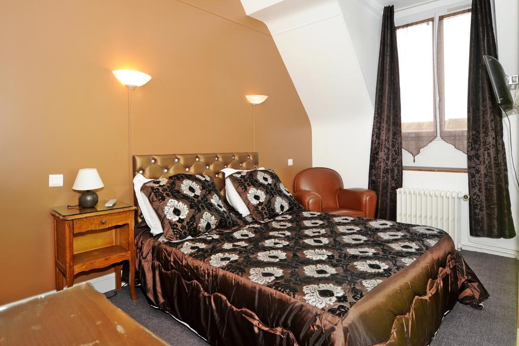 Hotel La Tour Sully-sur-Loire Oda fotoğraf